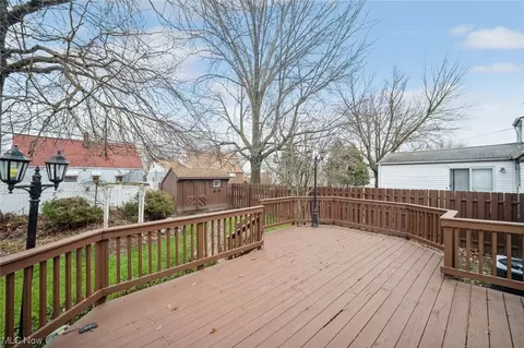Exterior - 331 E 262nd St, Euclid, OH 44132 photo 6 of 9