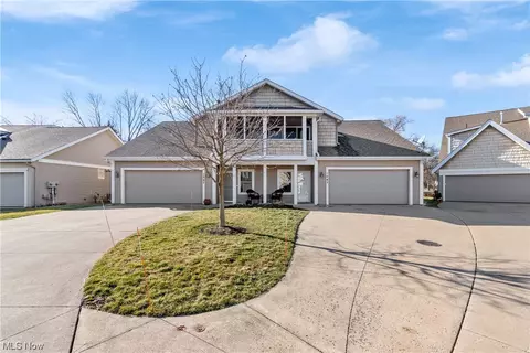 1545 Heron Point Dr, Lakemore, OH 44250
