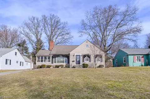 2513 Grant Ave, Cuyahoga Falls, OH 44223
