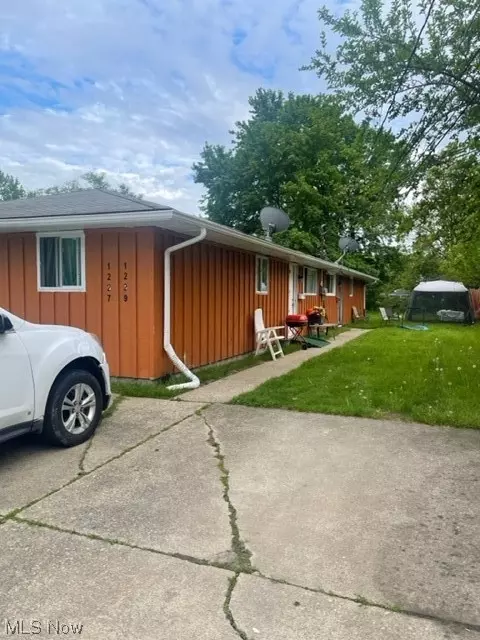 1227 W 19th, Lorain, OH 44052