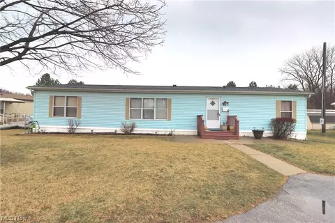 62 Fifth St, Madison, OH 44057