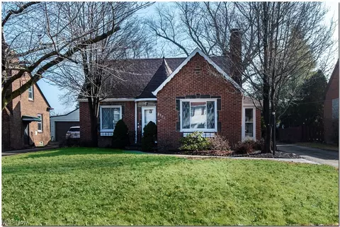 2799 Wagar Rd, Rocky River, OH 44116