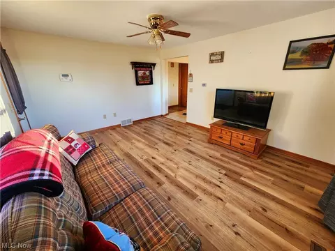 Living - 106 Random Rd, Minerva, OH 44657 photo 2 of 2