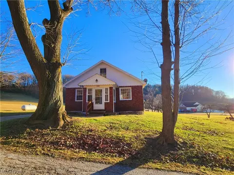 Exterior - 106 Random Rd, Minerva, OH 44657 photo 2 of 9