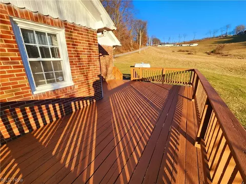 Exterior - 106 Random Rd, Minerva, OH 44657 photo 5 of 9