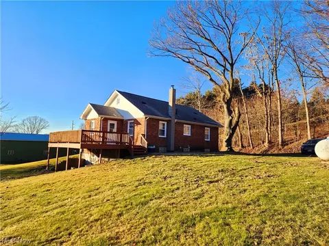 Exterior - 106 Random Rd, Minerva, OH 44657 photo 3 of 9