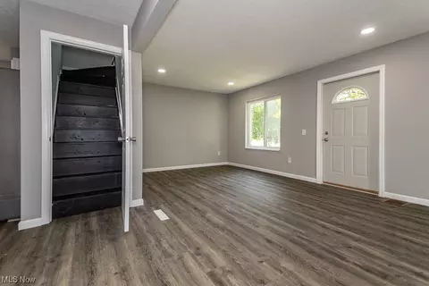 Living - 1915 Rockefeller Rd, Wickliffe, OH 44092 photo 2 of 3