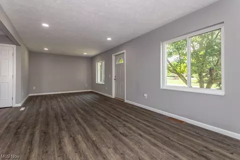 Living - 1915 Rockefeller Rd, Wickliffe, OH 44092 photo 1 of 3
