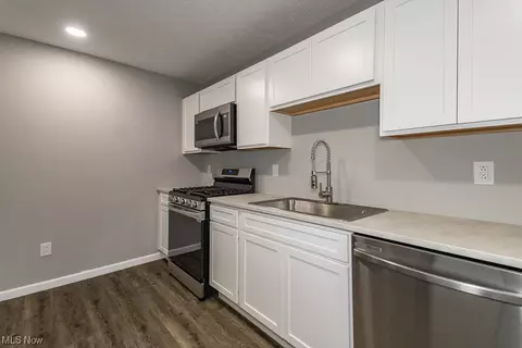 Kitchen - 1915 Rockefeller Rd, Wickliffe, OH 44092 photo 3 of 3