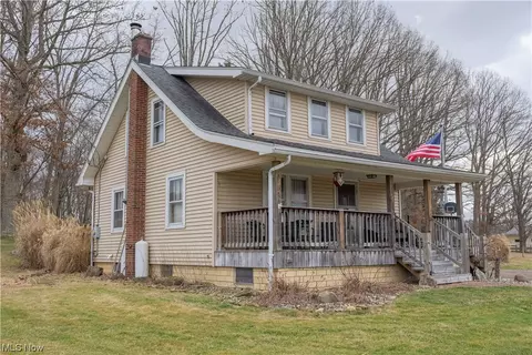 9846 Manchester Ave SW, Beach City, OH 44608