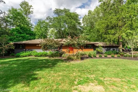 32737 Cedar, Mayfield Heights, OH 44124