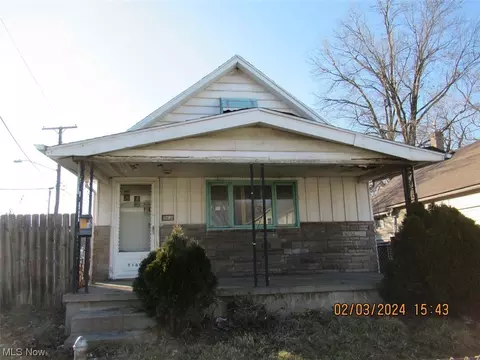 3186 W 71st St, Cleveland, OH 44102