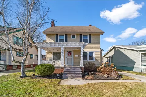 1630 Clarence Ave, Lakewood, OH 44107