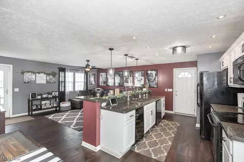 Kitchen - 2138 E 39th, Lorain, OH 44055 photo 1 of 2
