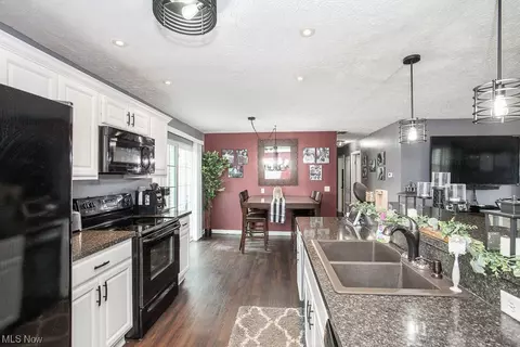 Kitchen - 2138 E 39th, Lorain, OH 44055 photo 2 of 2