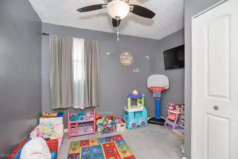 Bedroom - 2138 E 39th, Lorain, OH 44055 photo 3 of 4