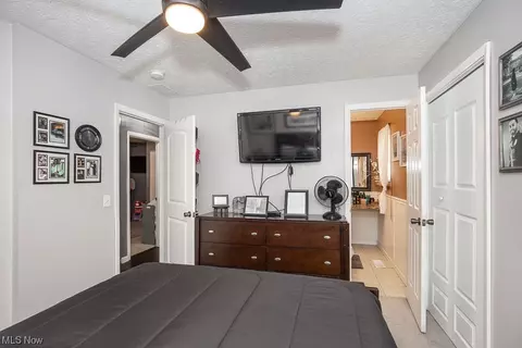 Bedroom - 2138 E 39th, Lorain, OH 44055 photo 2 of 4