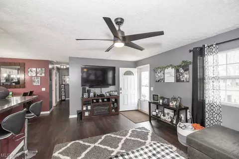 Living - 2138 E 39th, Lorain, OH 44055 photo 3 of 3