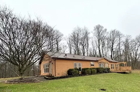 1357 Sand Rdg, Zanesville, OH 43701