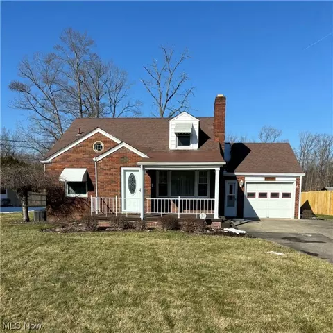 2140 Cranbrook Ct, Youngstown, OH 44511