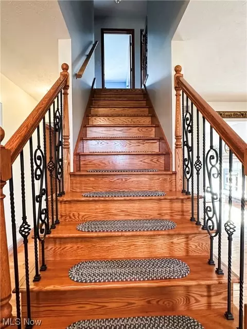 Entry Way - 318 Everson Rd, Belpre, OH 45714 photo 1 of 3