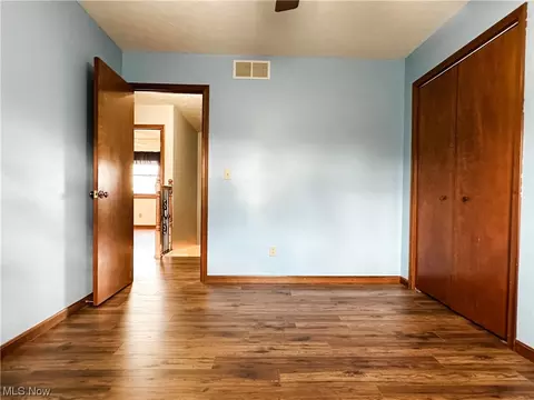 Entry Way - 318 Everson Rd, Belpre, OH 45714 photo 2 of 3