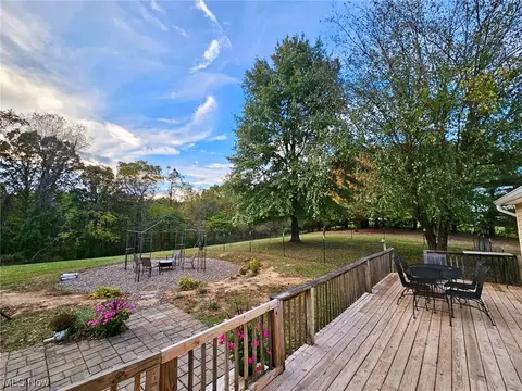 Exterior - 318 Everson Rd, Belpre, OH 45714 photo 6 of 6
