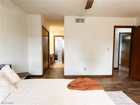 Bedroom - 318 Everson Rd, Belpre, OH 45714 photo 4 of 5