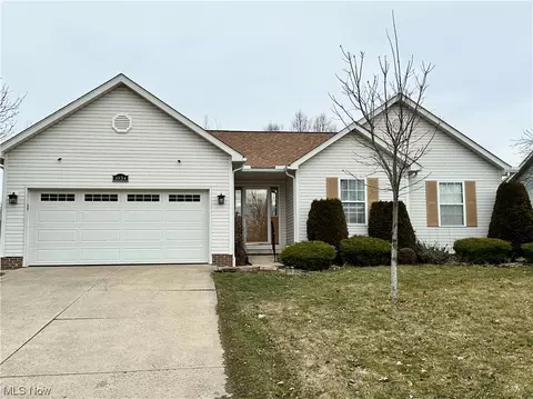 1034 Yorkshire, Ravenna, OH 44266