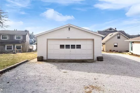 Exterior - 3864 Map Dr, New Franklin, OH 44319 photo 2 of 5
