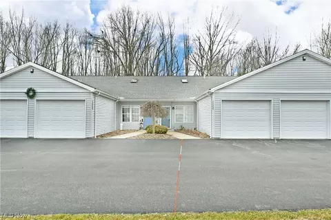 3489 Ivy Hill Cir #C, Cortland, OH 44410