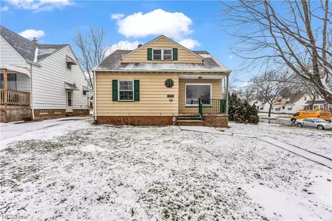14102 Krems Ave, Maple Heights, OH 44137