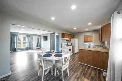 Kitchen - 9899 Green, Windham, OH 44288 photo 3 of 5