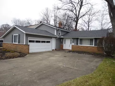 6593 Forest Glen Ave, Solon, OH 44139