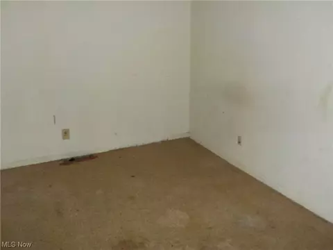 833 Poplar St, Elyria, OH 44035 photo 11