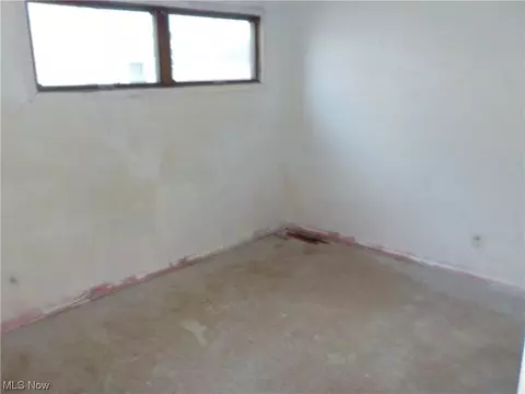 833 Poplar St, Elyria, OH 44035 photo 9