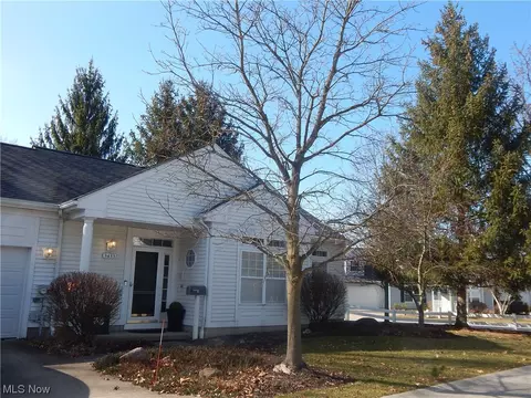 3433 E Prescott Cir #1-A, Cuyahoga Falls, OH 44223