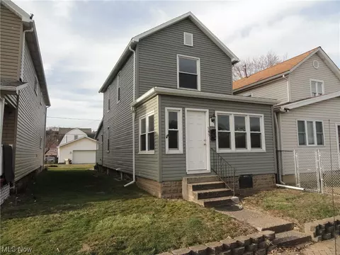 545 Railroad Ave, Chester, WV 26034