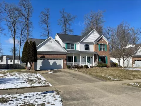 1249 Freeport Dr, Medina, OH 44256