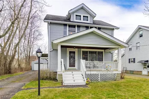 5190 Oakmont Dr, Lyndhurst, OH 44124