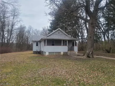 1486 Carson Salt Springs Rd, Lordstown, OH 44481