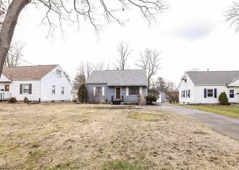 536 N Freedom St N, Ravenna, OH 44266