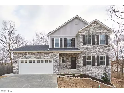 140 Glenshire Ln, Medina, OH 44256