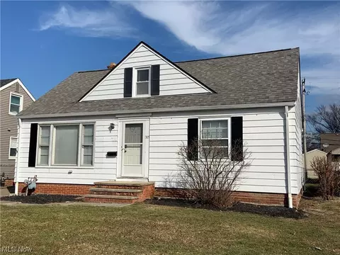305 E 329th St, Willowick, OH 44095