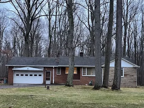 8209 Hillside Rd, Independence, OH 44131