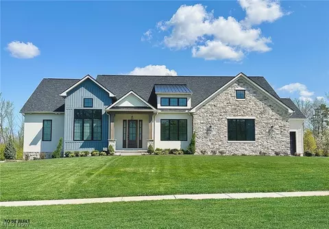 2078 Hayden, Hinckley, OH 44233