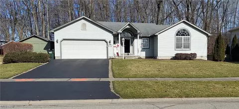 1001 Paige Ct, Newton Falls, OH 44444