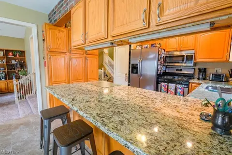 Kitchen - 2706 Burlingham Dr, Ashtabula, OH 44004 photo 1 of 5