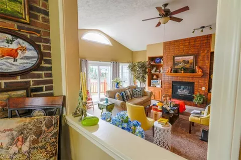 Living - 2706 Burlingham Dr, Ashtabula, OH 44004 photo 8 of 9