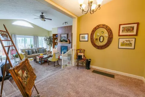 Living - 2706 Burlingham Dr, Ashtabula, OH 44004 photo 3 of 9